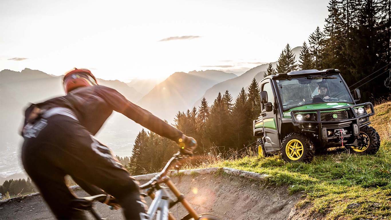 JOHN DEERE GATOR™ - AZ ÖN MINDENNAPJAIHOZ TERVEZVE