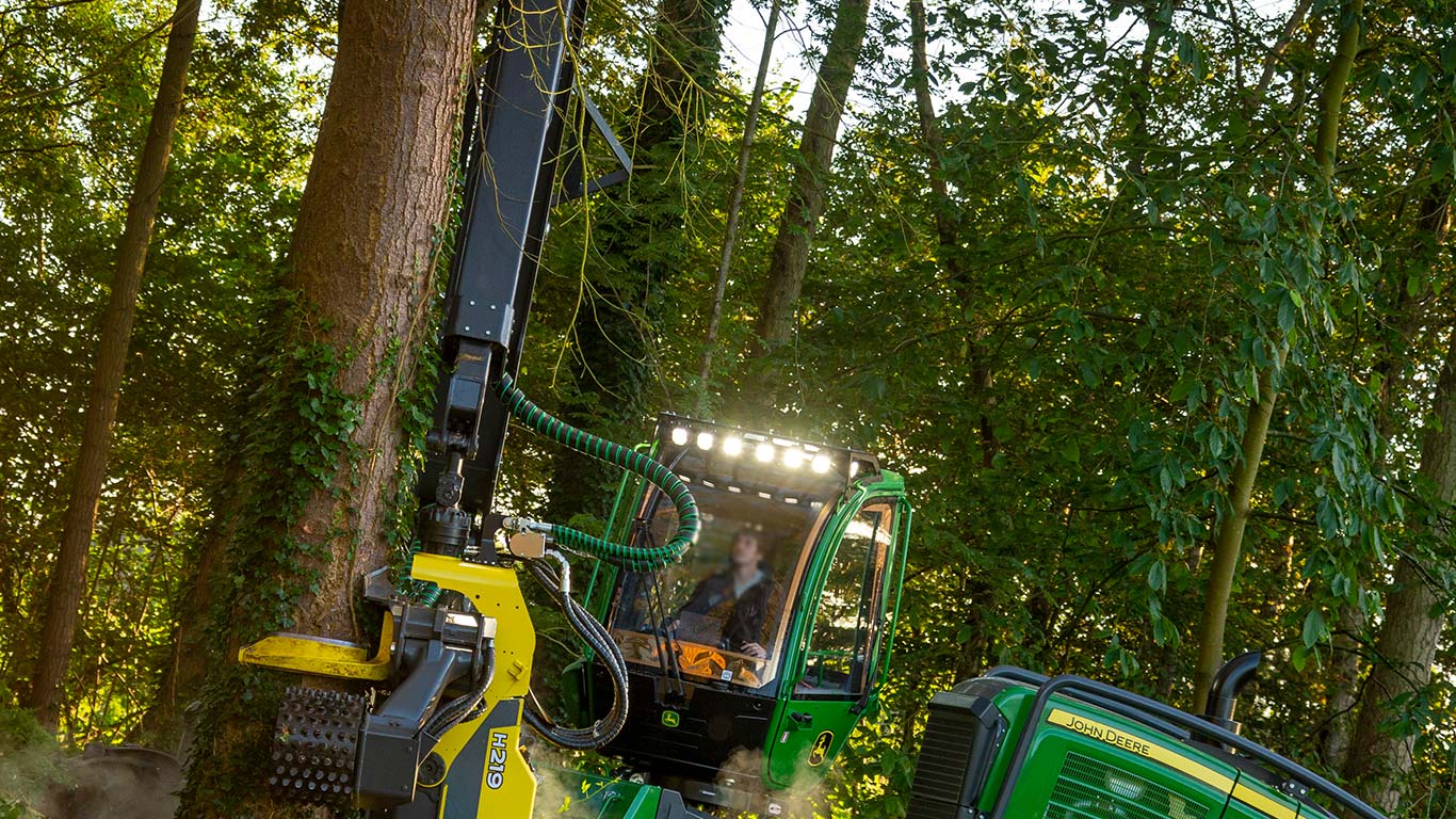 John Deere 1470G működés közben