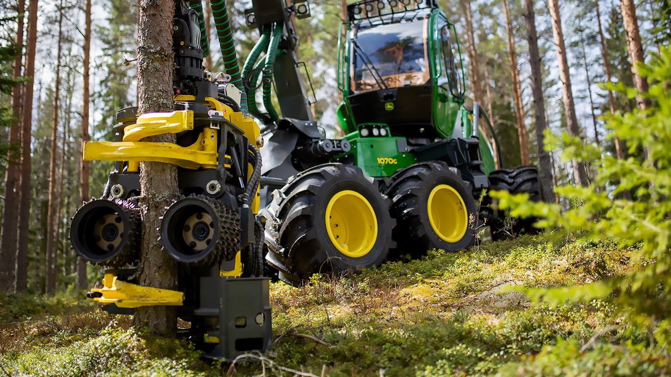 John Deere 1070G és H212