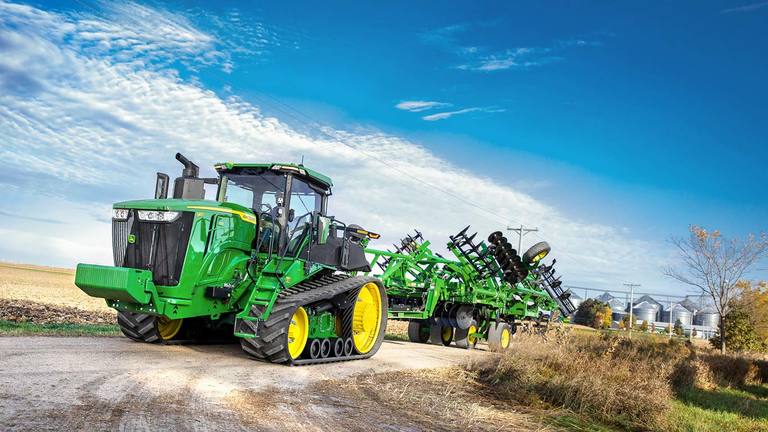 9 sorozatú traktor l John Deere
