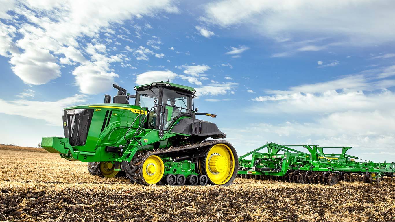 9 sorozatú traktor l John Deere