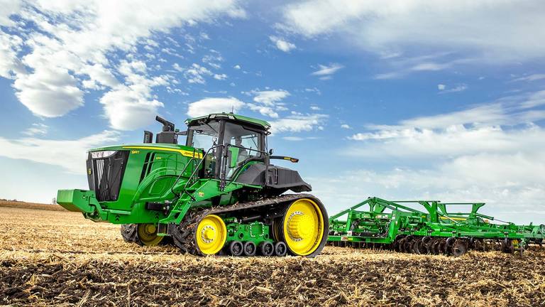 9 sorozatú traktor l John Deere