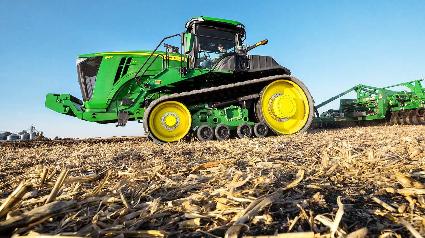 9 sorozatú traktor l John Deere