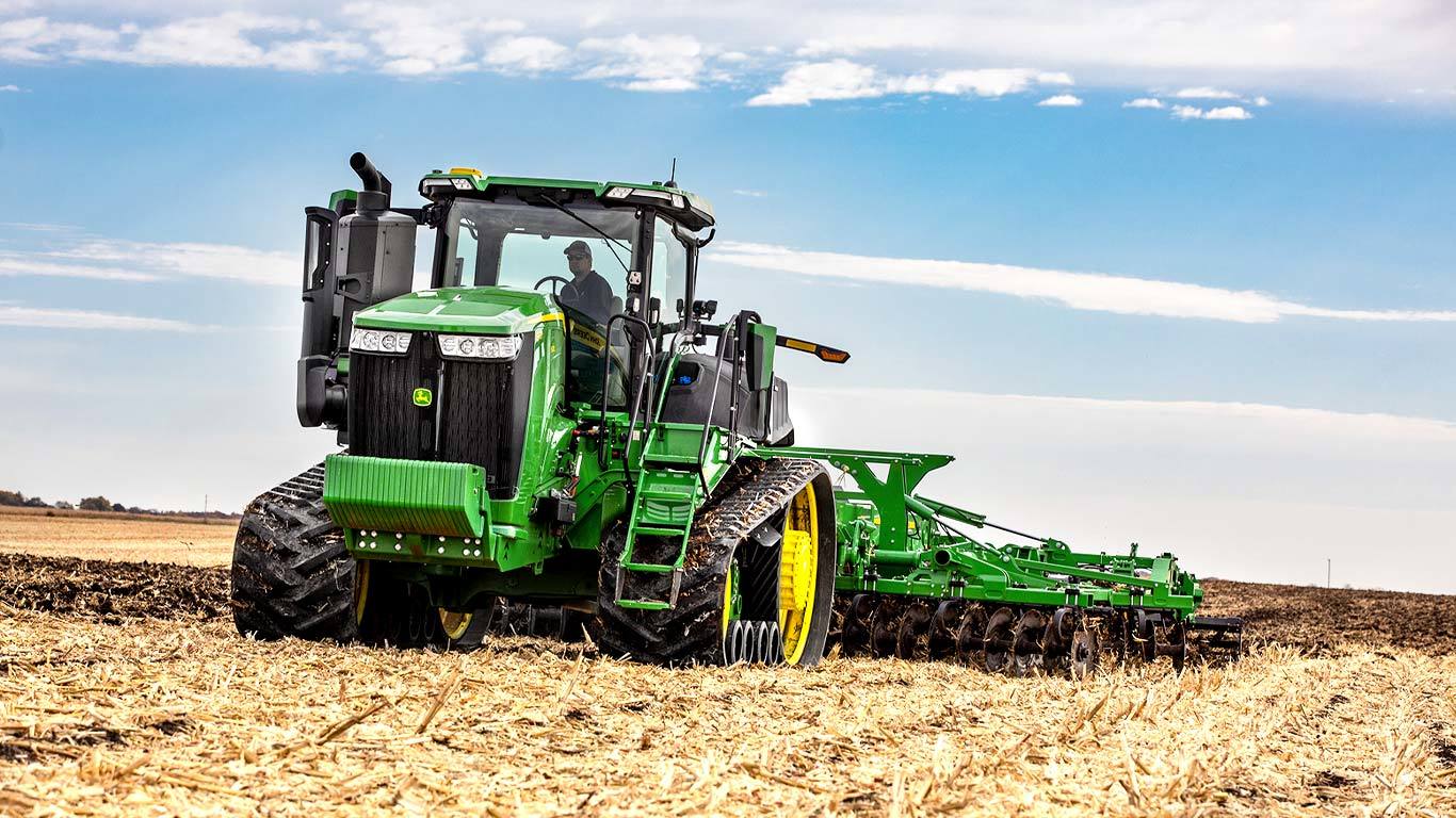 9 sorozatú traktor l John Deere