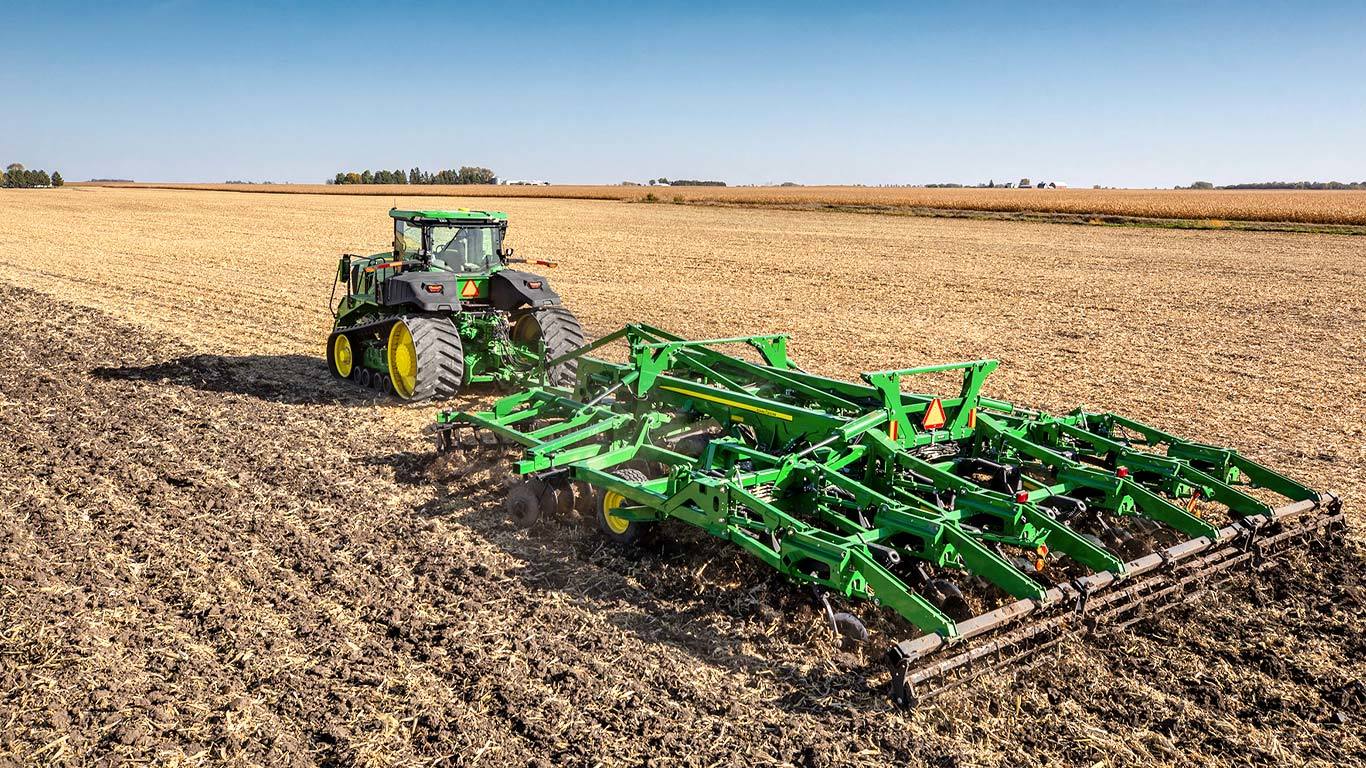 9 sorozatú traktor l John Deere